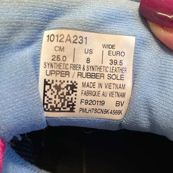 ASICS  blue sneakers with bright pink laces - Picture 4 of 4